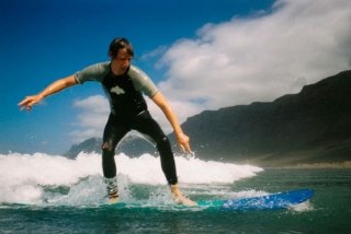 Súbete a la tabla y coge olas